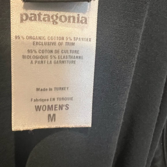 Black Patagonia woman’s dress.Double strap, falls mid thigh. 95% organic cotton. - Picture 4 of 9